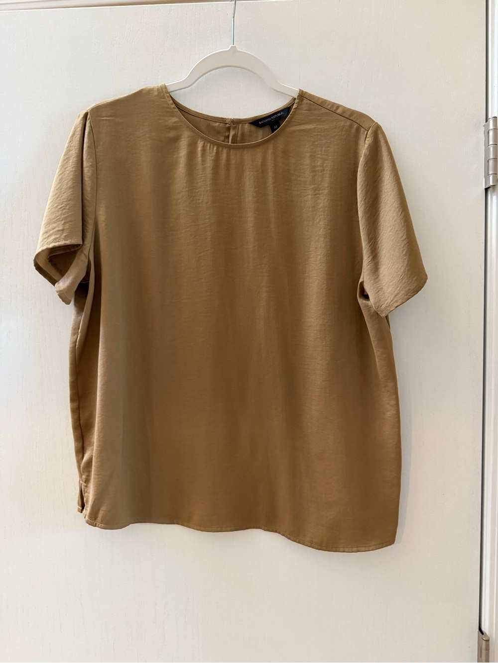 Banana Republic Short-Sleeve Blouse in Camel